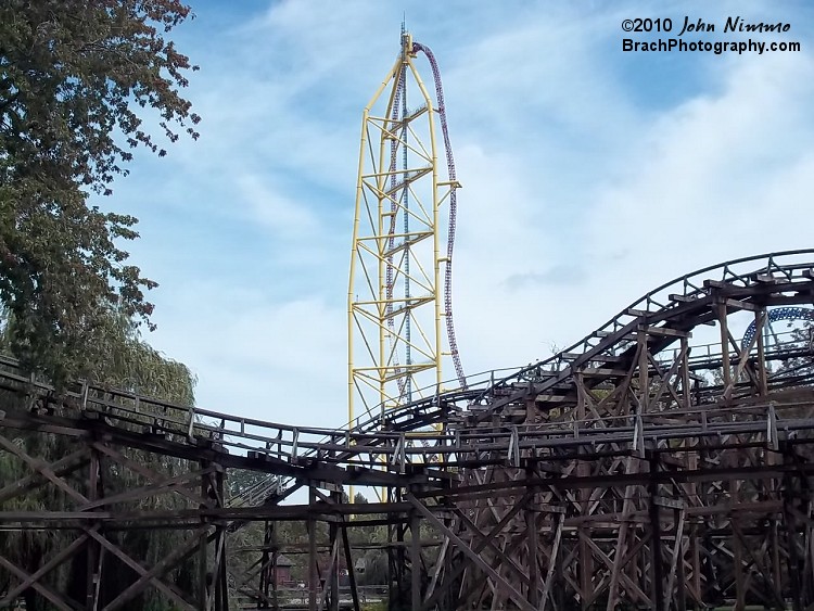 That's Top Thrill Dragster rising up in the background behind the Mine Ride coaster.