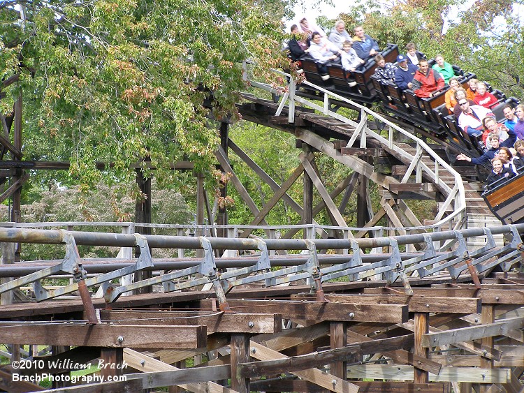 These folks are bracing themselfes for the 1969 Dive Turn on the Cedar Creek Mine Ride.