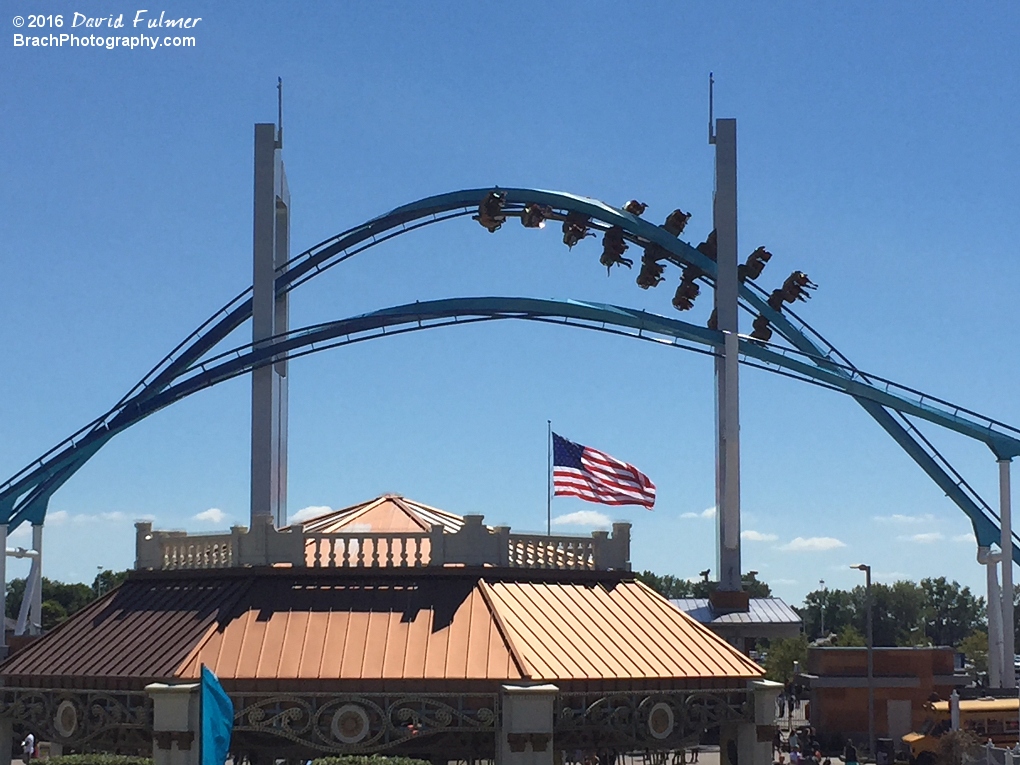 GateKeeper train passing through the other keyhole.  (frame 4 of 4)