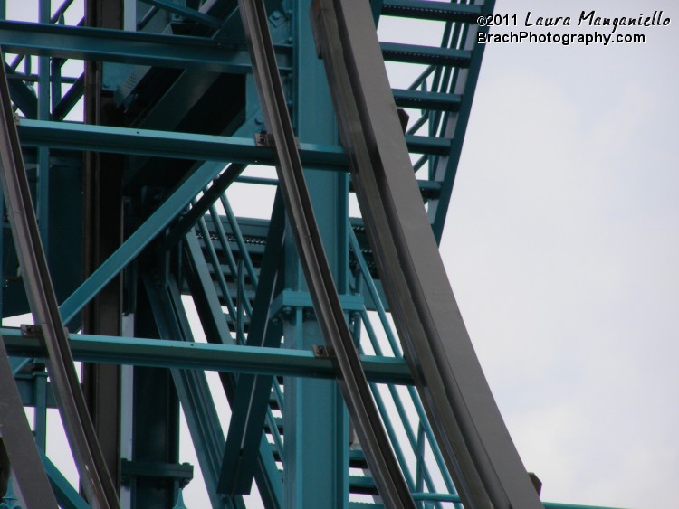 Detailed view of the curved portion of track.