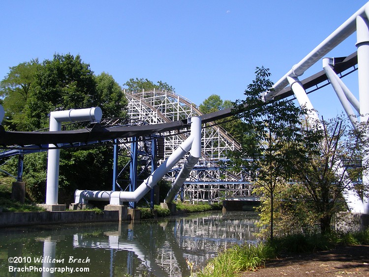 Hersheypark had trouble getting permission to put suppoprts into the stream, B&M had to work their magic and use very unique supports with Great Bear as you see in the center of this photo, and also to the right of the photo too.