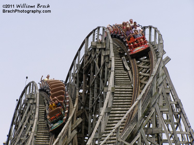 Thunder (Green) and Lightning (Red) begin to race against eacother by going down the first drop.