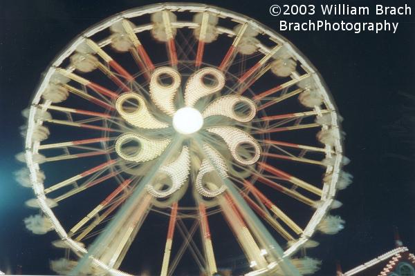 Hersheypark's Ferris Wheel at night.