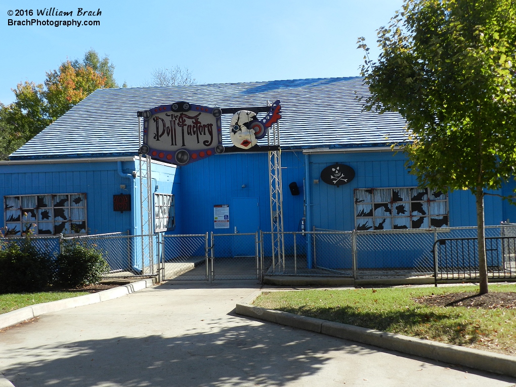 This is the former Sky Ride landing building that the park kept, turned it into a play building for KidzVille.  Now it's a haunted house maze.