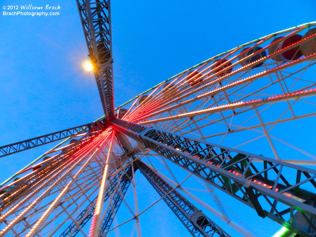 Taking a look up at the Giant Wheel at dusk.