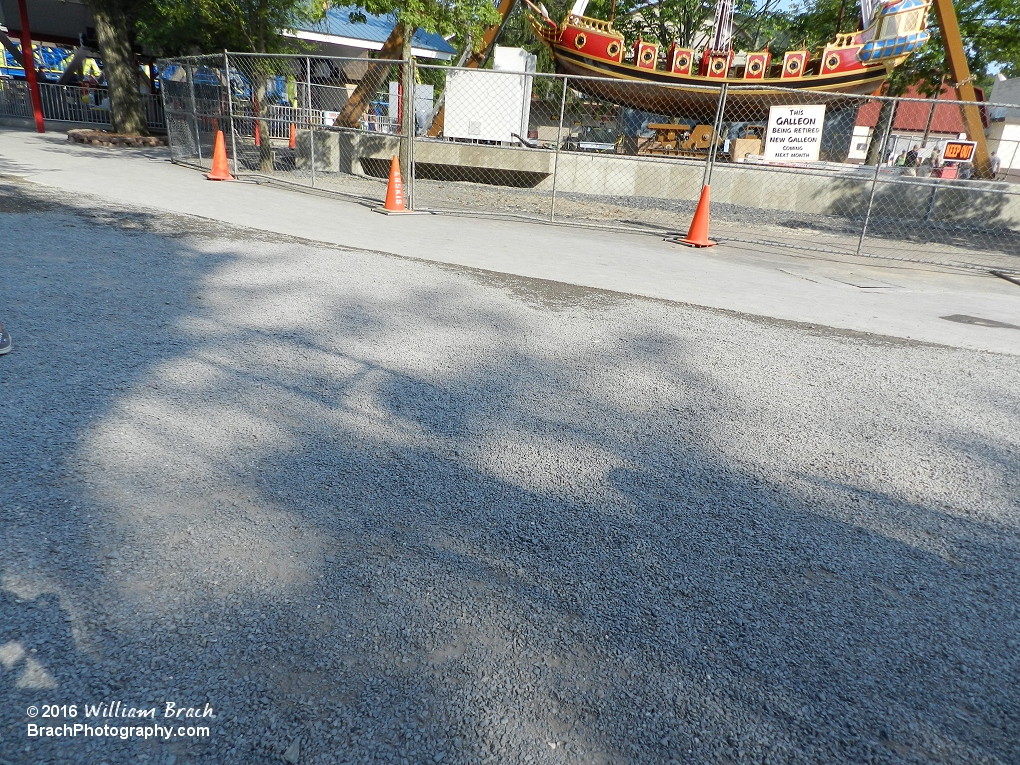 Check out the shadow of the Italian Trapeze on the gravel next to the new Galleon.