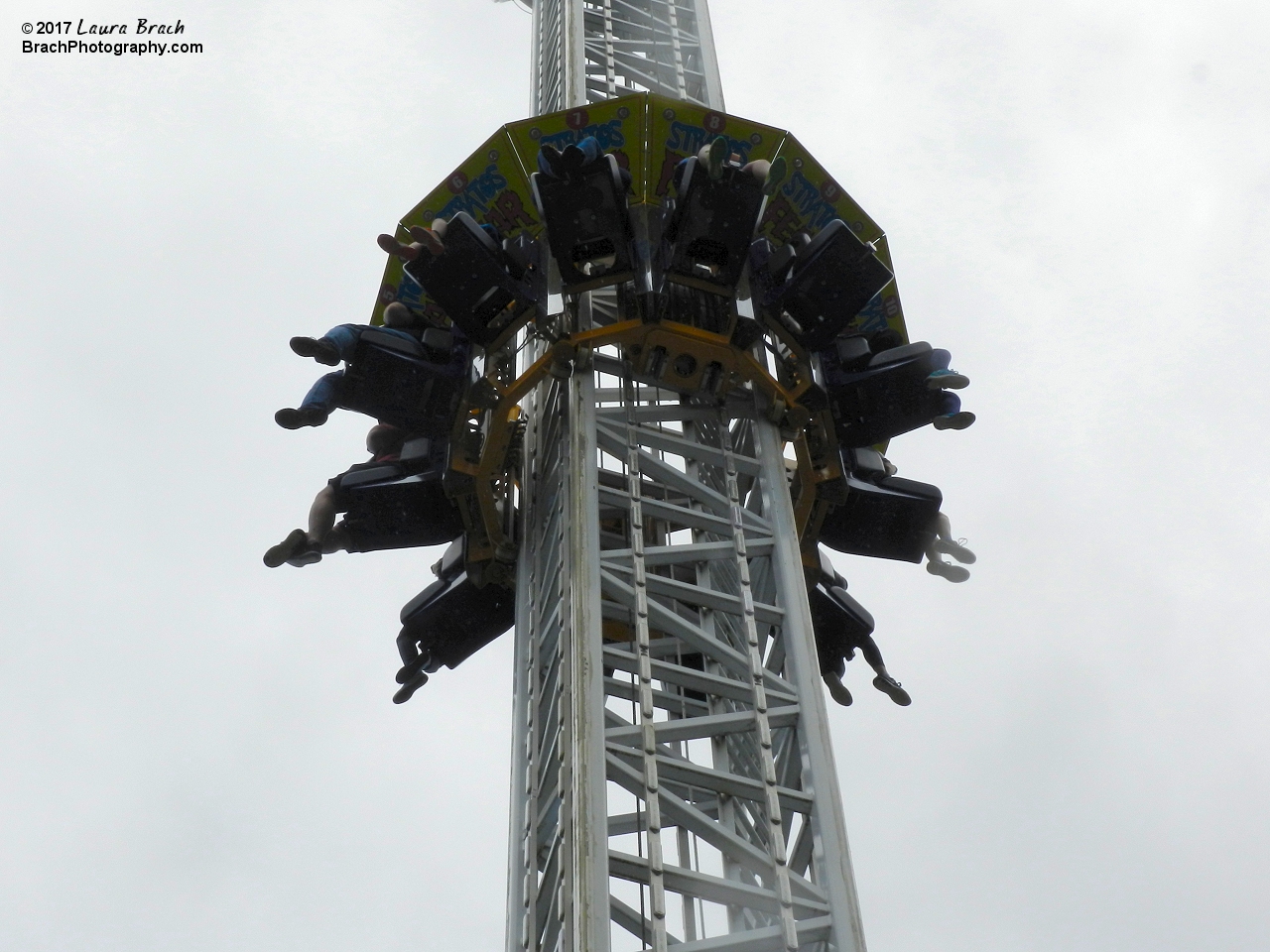 StratosFear carriage going up the tower.