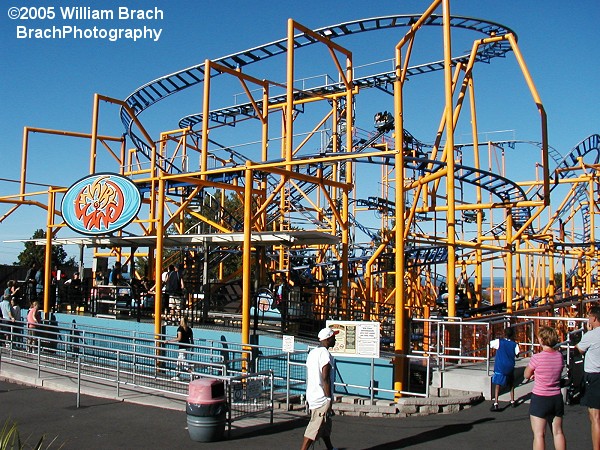 Whirlwind was introduced as the replacement coaster for Quantum Loop.  Whirlwind is a spinning coaster.