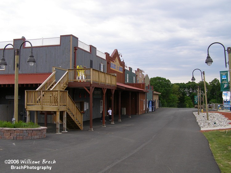 Inside the park, looking at the main building.  Notice that yellow/white thing on the deck?