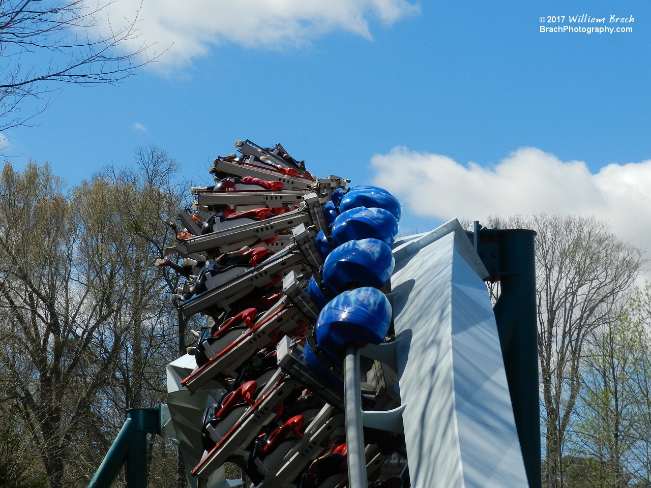 Alpengeist train running through the Zero-G roll.