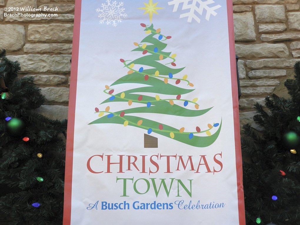 One of the many nicely decorated Christmas Town banners seen througout the park.