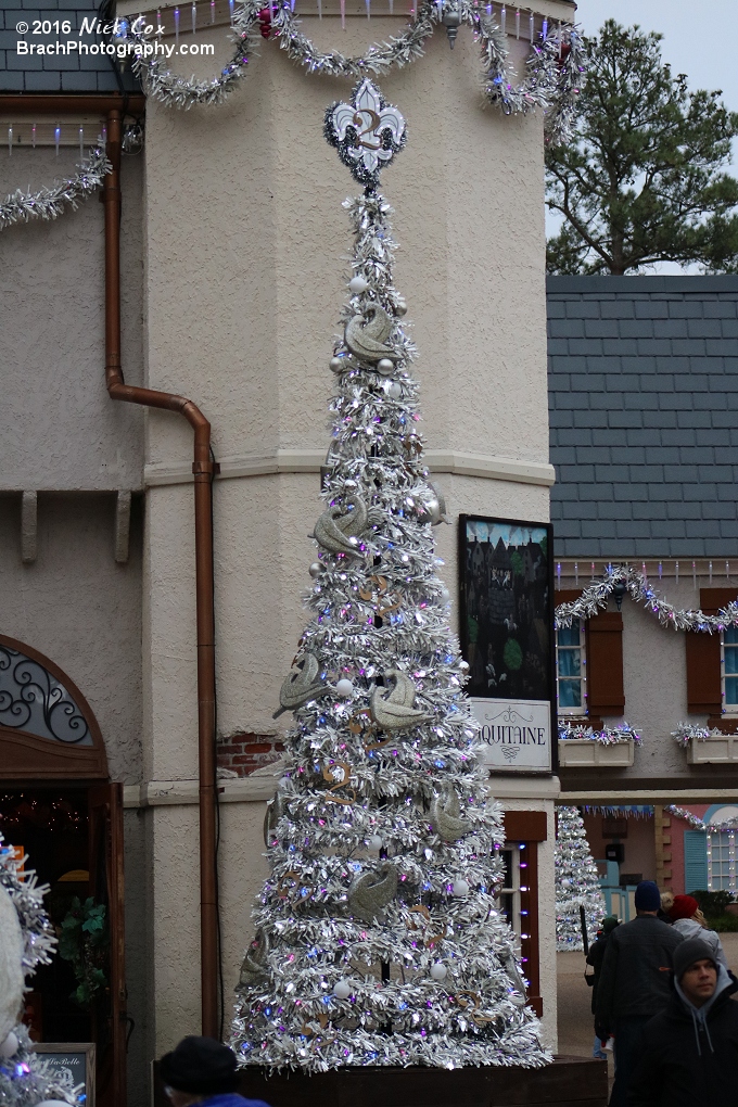 Nice Christmas tree near Griffon.