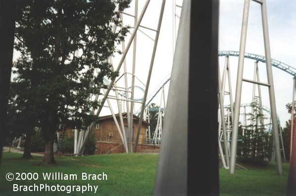 Standing But Not Operating (SBNO) - Drachen Fire was closed down in the 1998 season and was sitting to rot for four years before finally being torn out in 2002.  This is the ONLY photo I have of Drachen Fire's lift hill supports and of the ride in general.