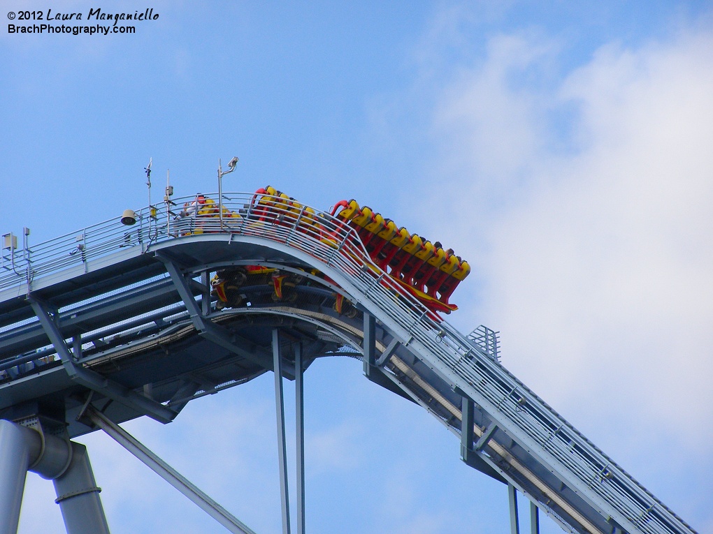 Griffon train climbing up to the top of the lift hill.