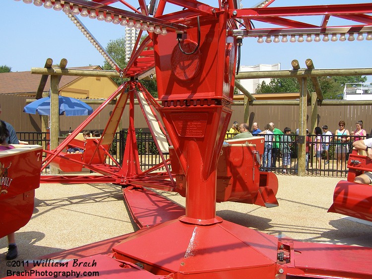 Checking out the center support on Le Catapult.