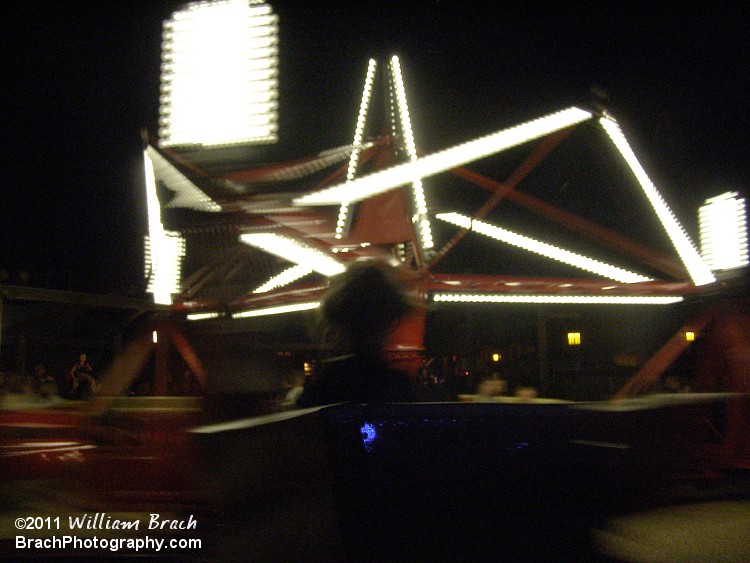 Le Catapult in motion at night.