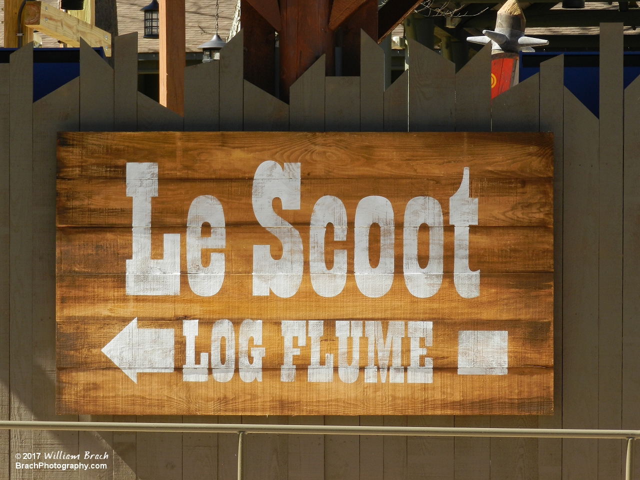 With the introduction of InvadR to BGW for 2017, the park helped people find the entrance to LeScoot with this sign.