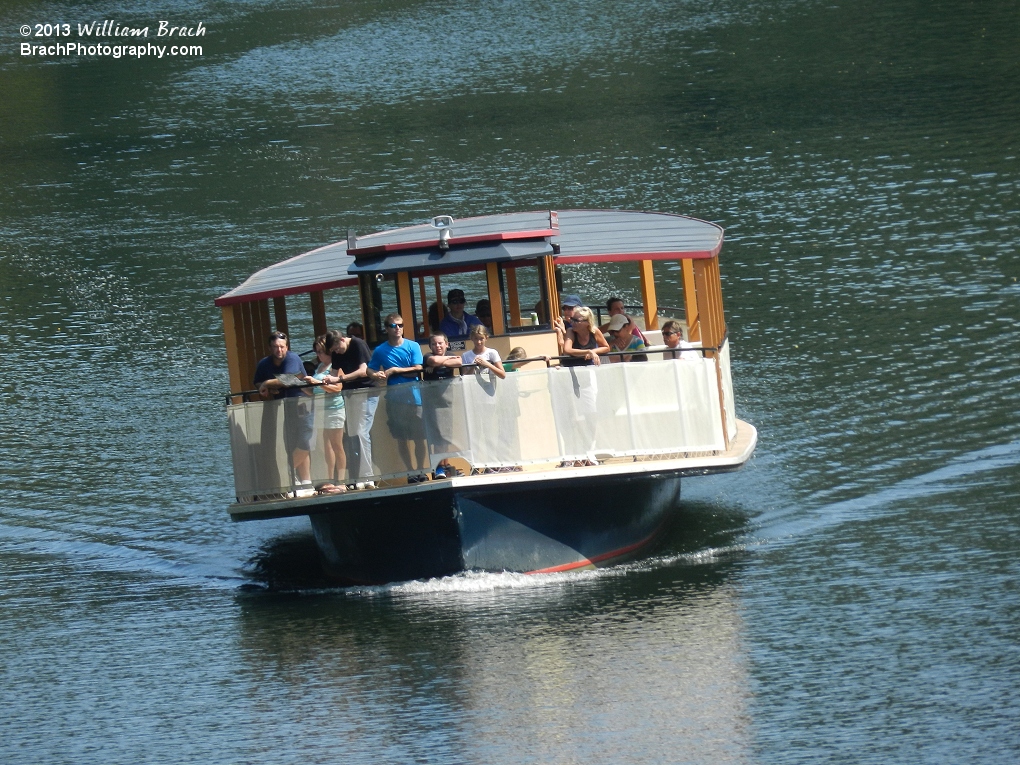 Boat headed back towards the dock.