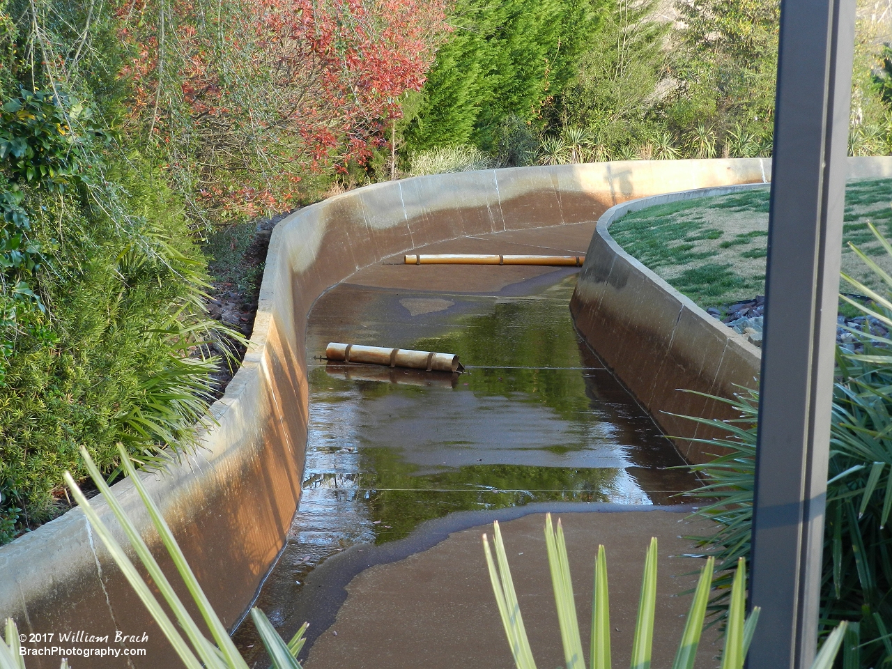 Those pipes give the ride it's effect of roaring rapid waters.