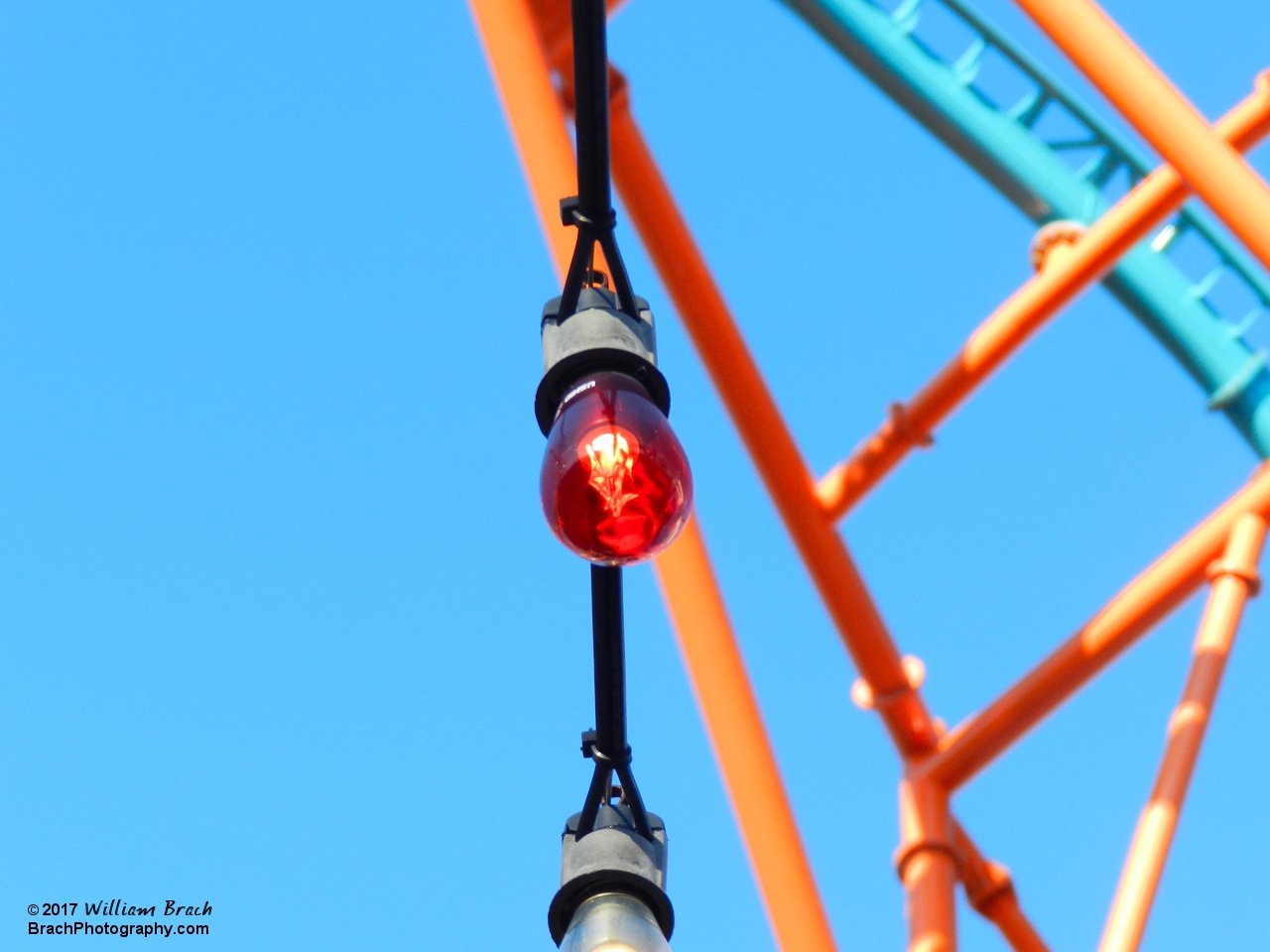 Red light bulb as part of the theming for Tempesto.