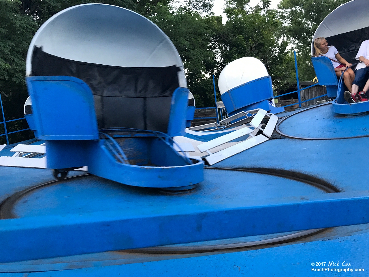 The classic tilt a whirl.