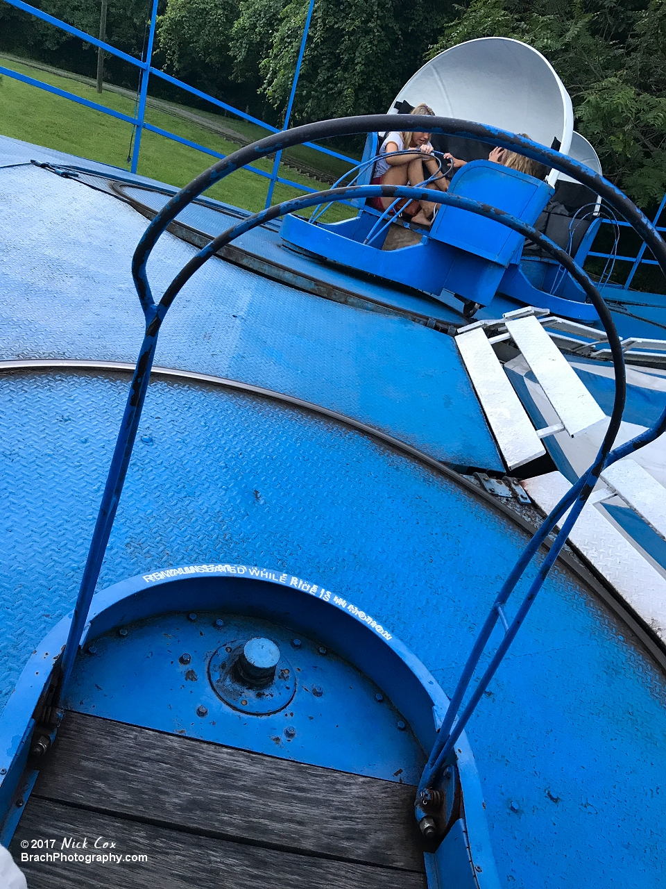 The classic tilt a whirl.