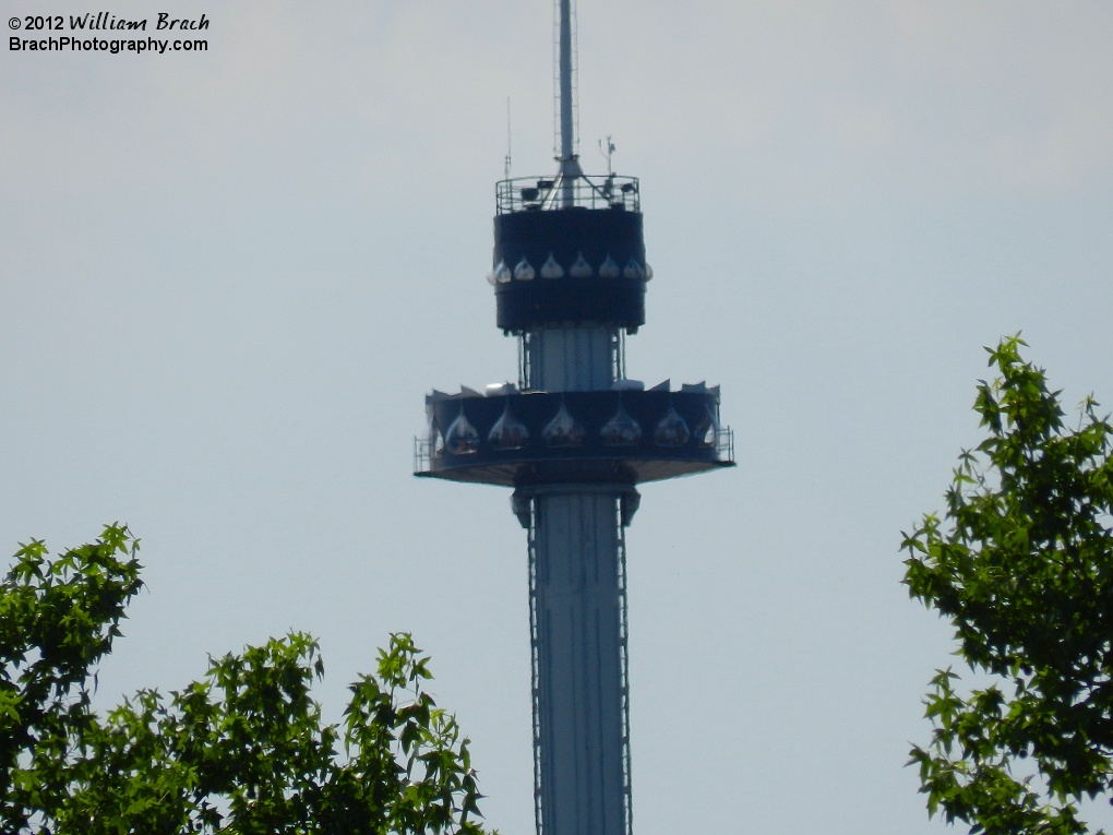 The Kissing Tower's cabin begins its trip back down to earth.