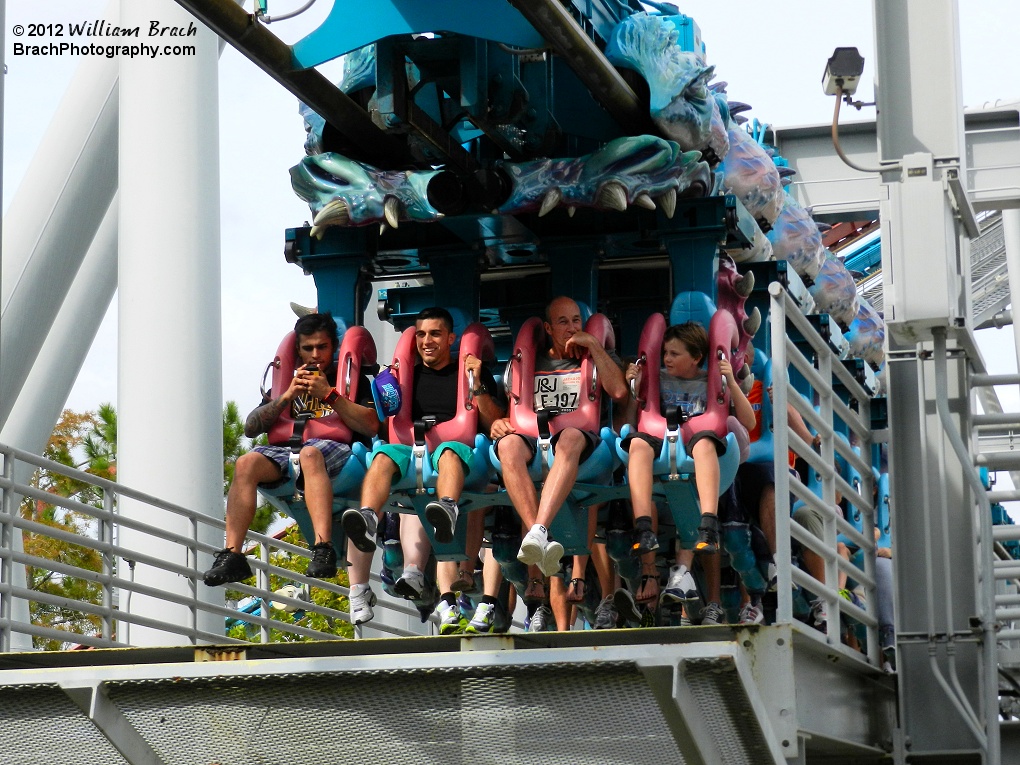 Pull out your cell phones and tweet to the World how much fun Dragon Challenge is!  *rolleye*