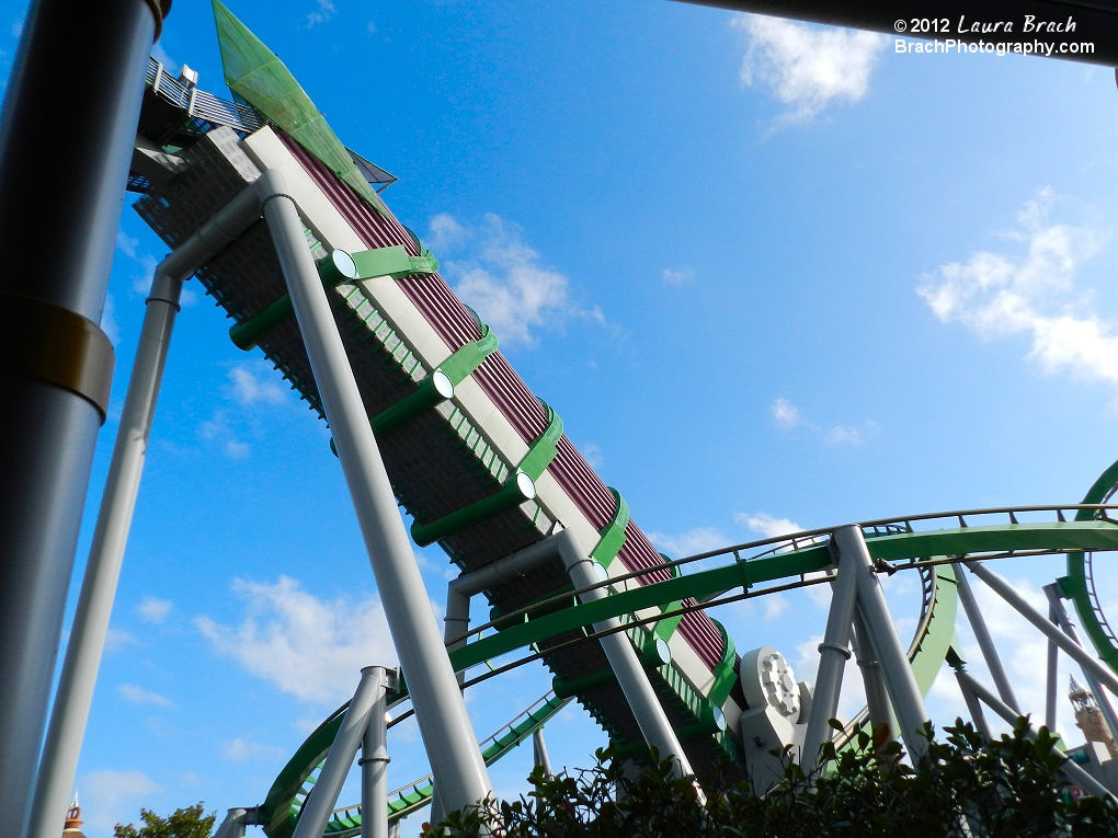 The launch tunnel lift hill on the Incredible Hulk.