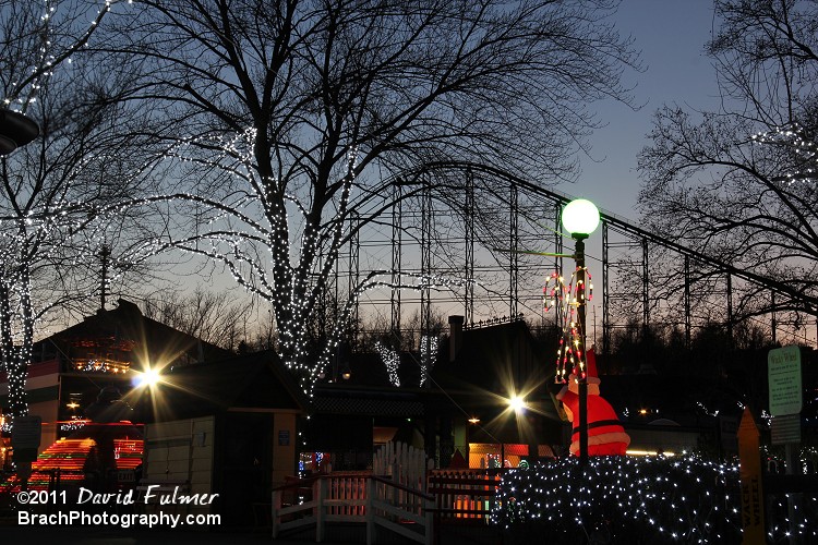 Before the sky turns dark as Phantom's Revenge steel coaster is in the background.