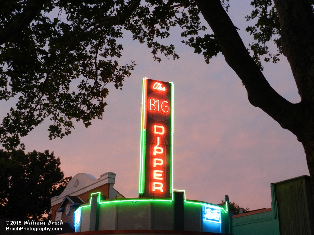 Get some grub from The Big Dipper stand.