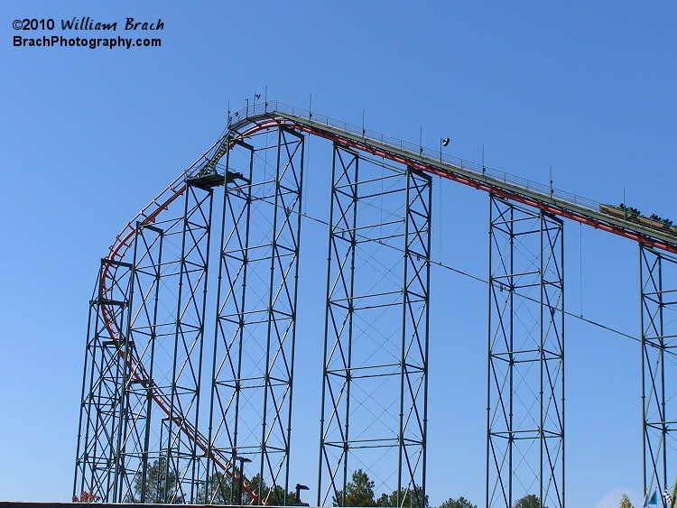 Anaconda's lift hill takes riders up 128ft into the sky before releasing the train into a curved drop that features a splashdown into a tunnel that goes under Lake Charles.