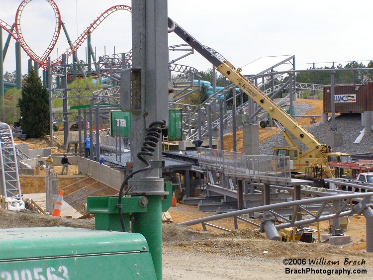 Overview of the new for 2006 Italian Job: Turbo Coaster (renamed to Backlot Stunt Coaster in 2007).