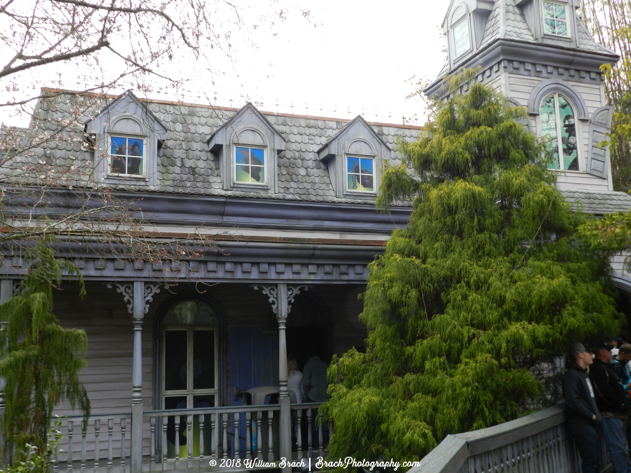 Honestly - I would love to own a house that looks this creepy on the outside.