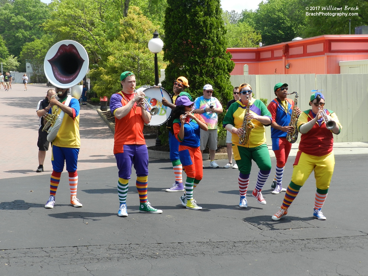 Crazy mismatched costumes, but always playing the good tunes!