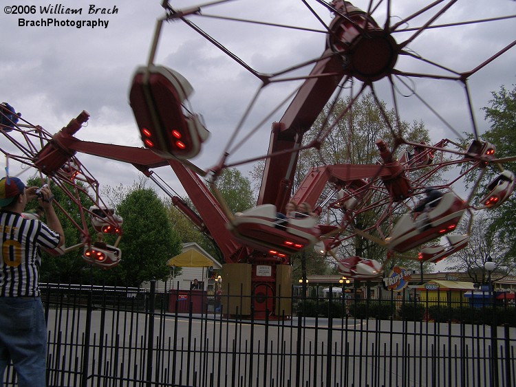 Clint films Tripple Spin for the Coaster Crew's 2006 DVD which never got released.  CLINT - Correct me on this please!