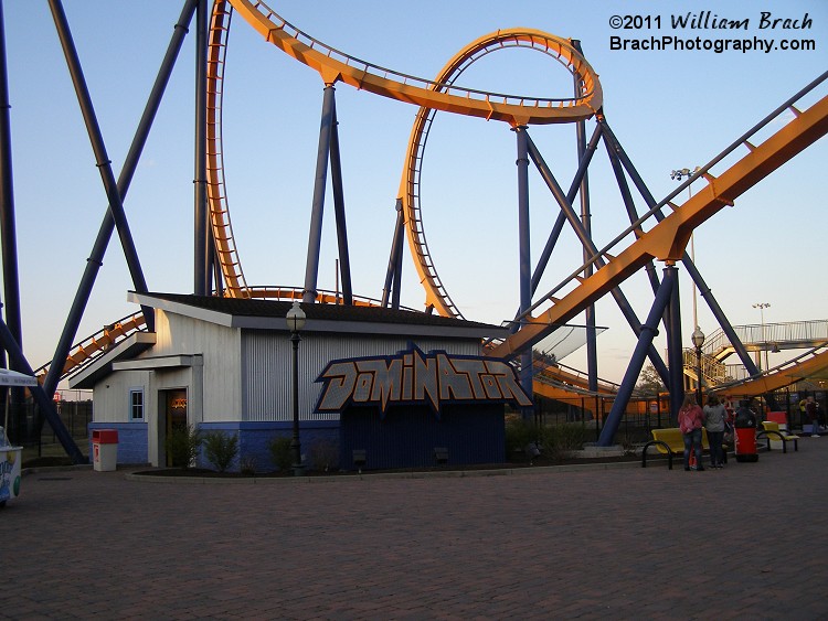 Dominator's sign infront of the merchandise building along with the cobra roll behind it.