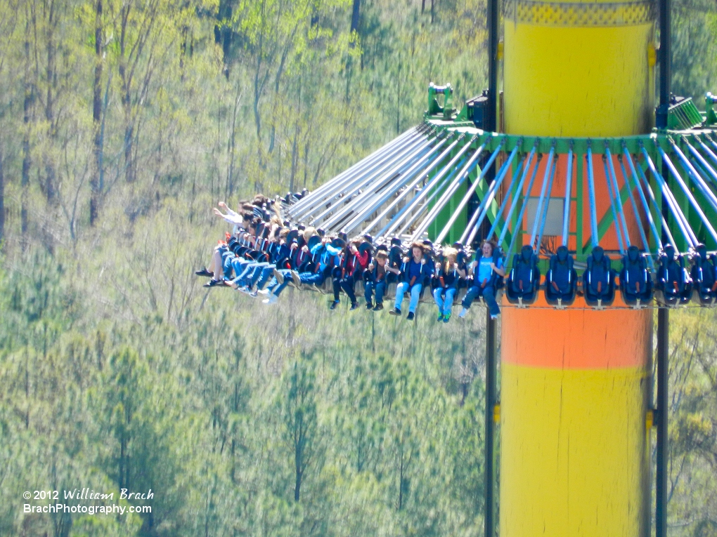 Drop Tower riders freeee fallling on Opening Day 2012.