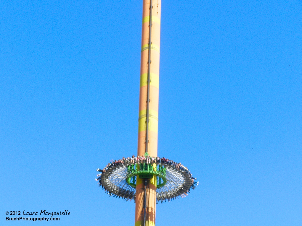 Drop Tower dropping riders.