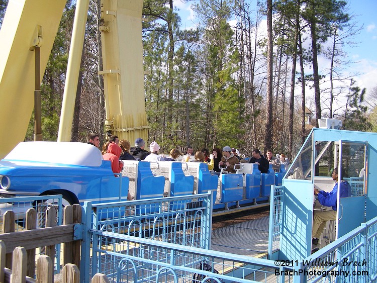 El Dorado is a "flying carpet" ride similar to 1001 Nachts at Knoebels in Elysburg, Pennsylvania.  Only this one is themed to a 1950's car which fits well into the Hurler 1950's theme of The Grove.