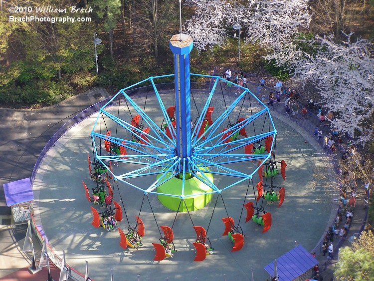 Flying Ace was sporting fresh new colkors for the 2010 season!  Seen here on Opening Day 2010 from the Eiffel Tower.