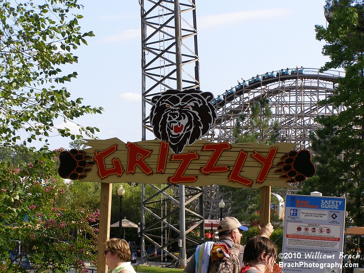 Here we see the entrance sign for Grizzly.  That's NOT the Grizzly in the background.  That's Hurler.