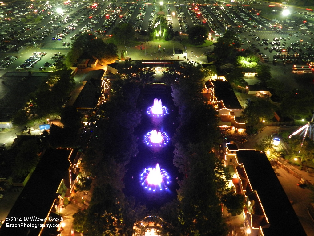 Beautiful fountains at night.