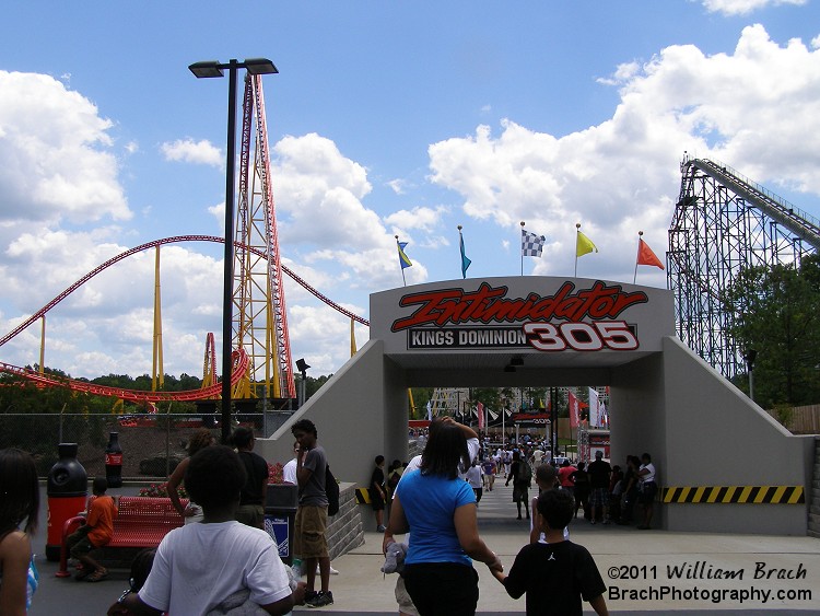 Entrance plaza to I-305 at Kings Dominion.