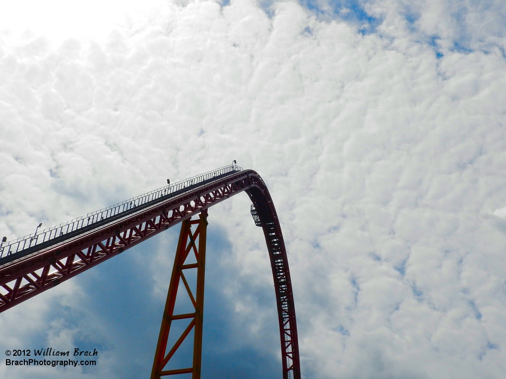 Appears the coaster takes you up to the clouds, doesn't it?