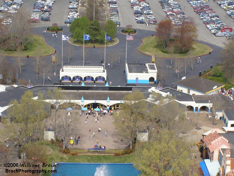 Opening Day 2006!  View of the entrance plaza.