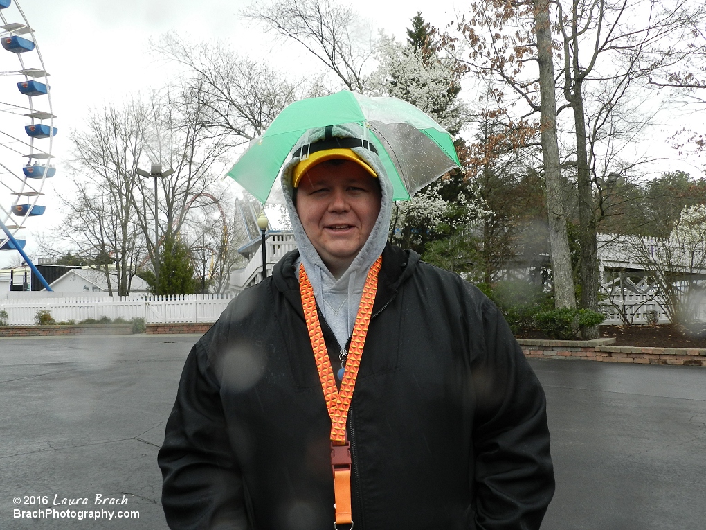 I know how to keep the rain off my head.  I don't care if I look like an idiot doing it.