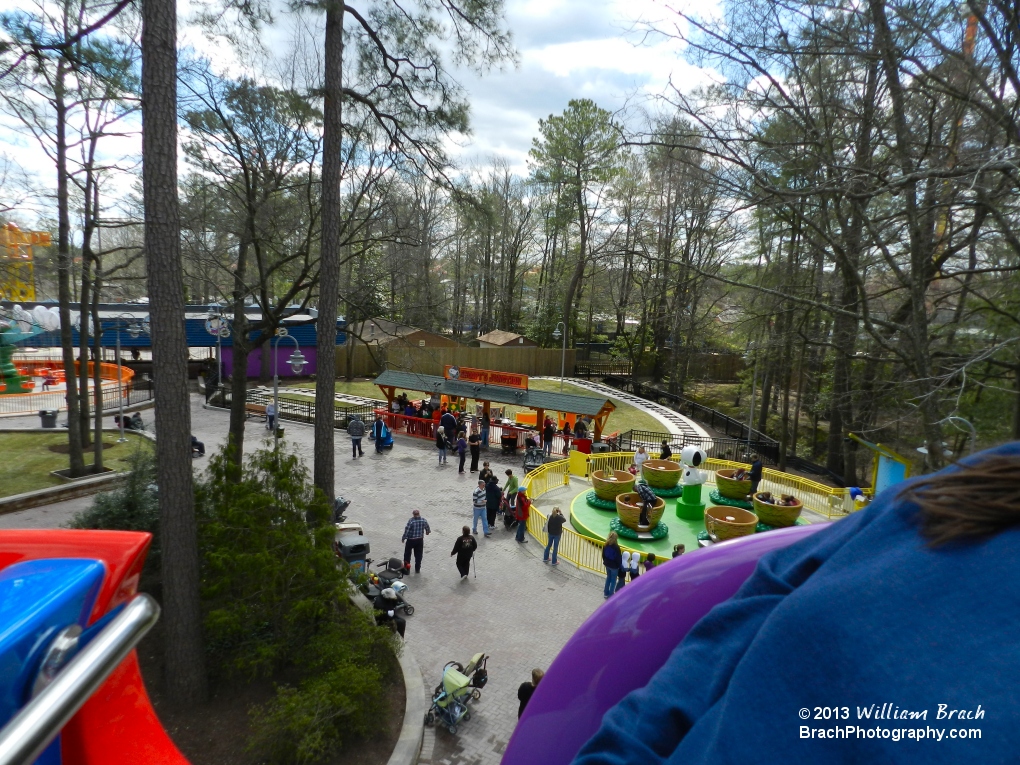 Looking at the ALL NEW Planet Snoopy at Kings Dominion.