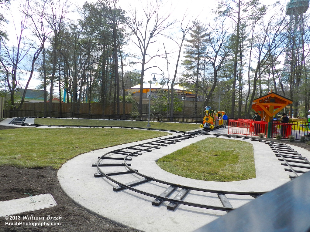 This is the ride that replaced Yogi's Cave and later the Treasure Cave.  Feels weird not seeing a cave here anymore.