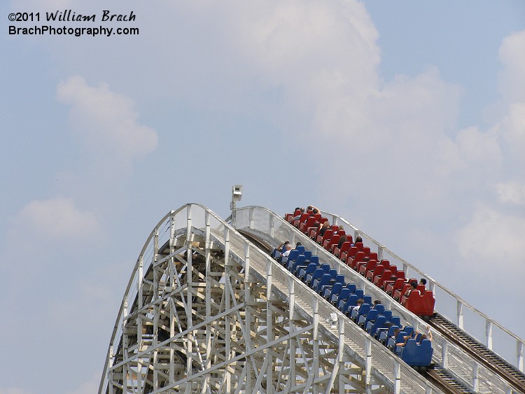 The blue side's lift hill motor seems to be weaker than the red side.  I would love to see this coaster return to it's former glory as a true racing coaster.